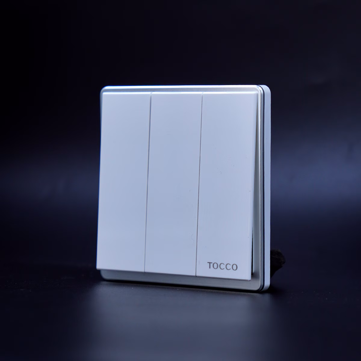 3 Gang 2 Way Switch 02.png